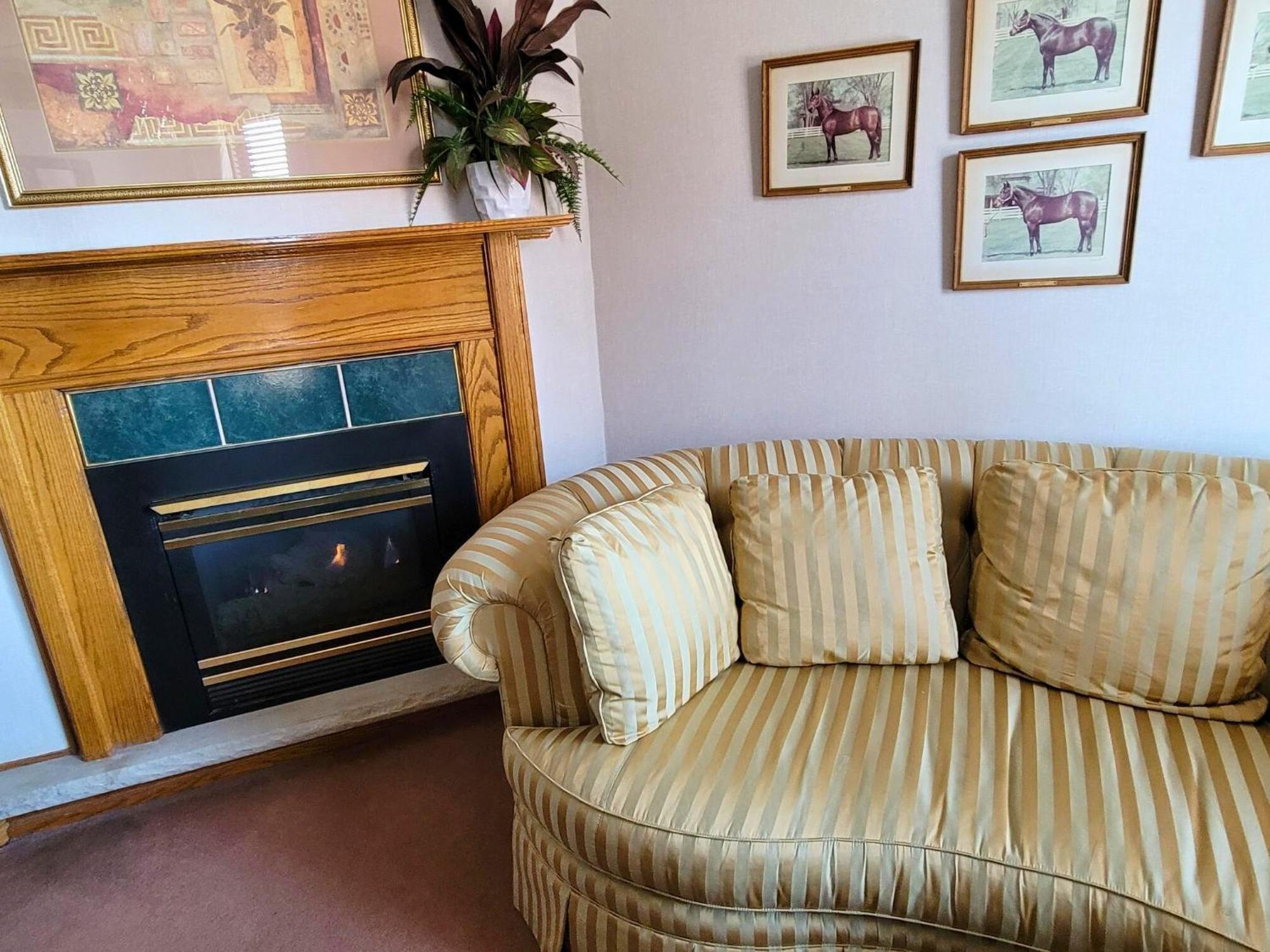 Altland House Inn & Suites Abbottstown Dış mekan fotoğraf